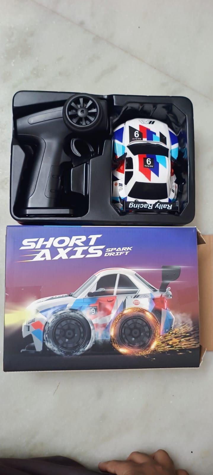 Voiture de drift radiocommandée haute vitesse avec effet d'étincelles